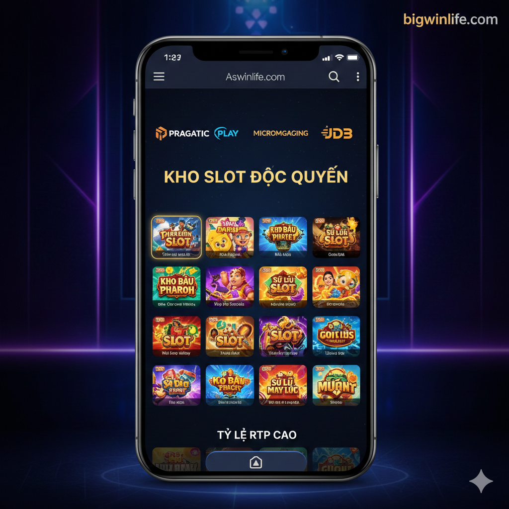 Minh họa tính năng của thư viện trò chơi Asia888 Slot. Chủ thể chính của hình ảnh là màn hình điện thoại di động lớn, hiển thị nhiều hình thu nhỏ trò chơi Slot nổi tiếng (như Pharaoh's Treasure, Lucky Lions), nhấn mạnh sự đa dạng của trò chơi. Nền có Logo của các nhà cung cấp nổi tiếng như Pragmatic Play, Microgaming, JDB, nhằm tạo dựng lòng tin. Màu sắc chủ đạo là xanh đậm và tím, tạo cảm giác sang trọng như câu lạc bộ đêm hoặc sòng bạc. Kèm theo các tiêu đề nhỏ bằng tiếng Việt “Kho Slot Độc Quyền” và “Tỷ Lệ RTP Cao”, làm nổi bật chất lượng trò chơi và tỷ lệ hoàn vốn cao.